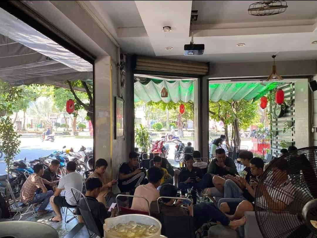 Chính chủ cần sang nhượng quán cafe 2 mặt tiền thoáng mát, rộng rãi tại Q. Tân Phú