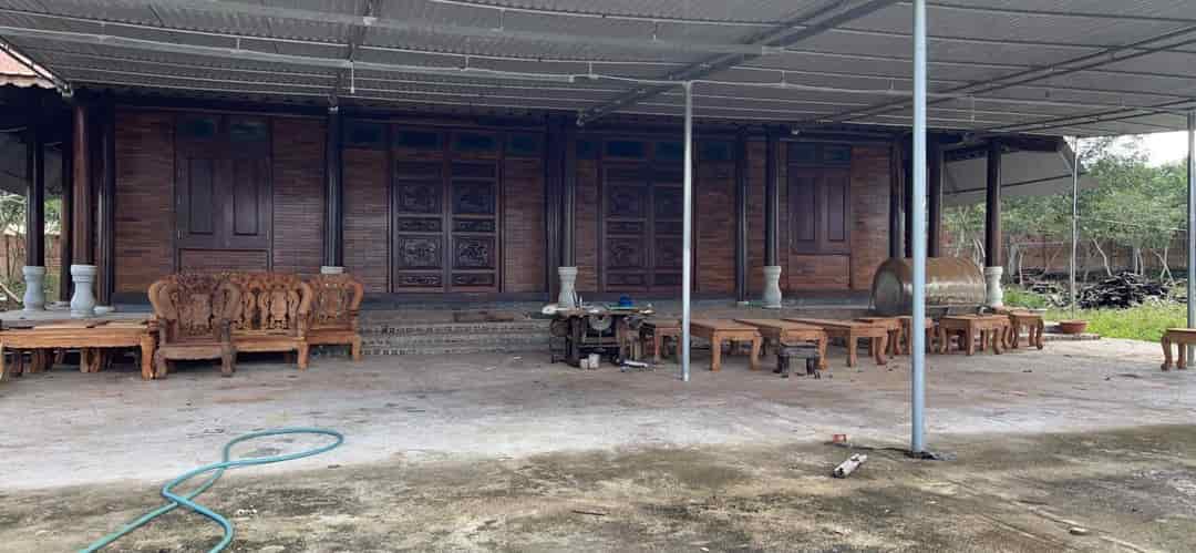 Cần bán gấp nếp nhà gỗ căm xe rừng và hương câm tại Krông Pa, Gia Lai