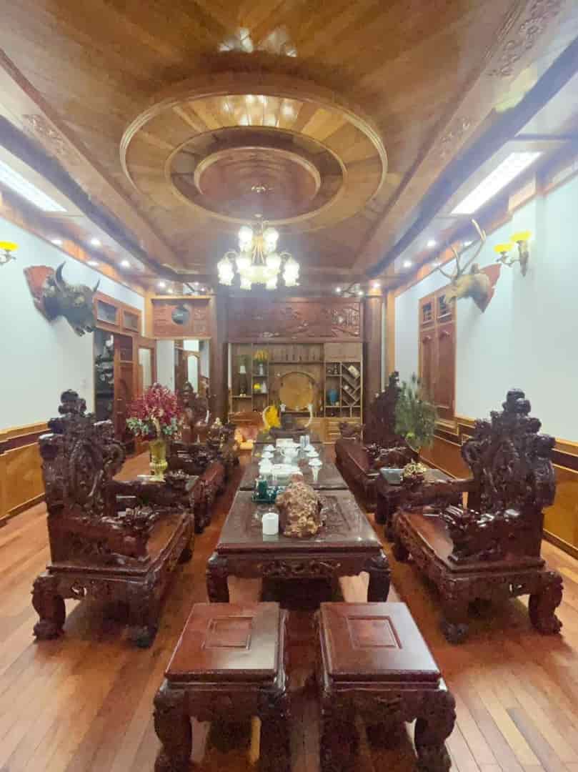 Nhà đẹp, giá tốt chính chủ cần bán nhà biệt thự tại 419 Nguyễn Viết Xuân, TP Pleiku, Gia Lai