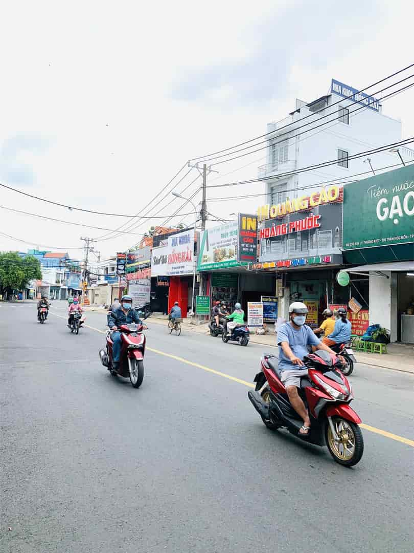 Gia đình định cư ở US cần sang nhượng lại căn nhà mặt Tiền, đường Lý Thường Kiệt, Hóc Môn