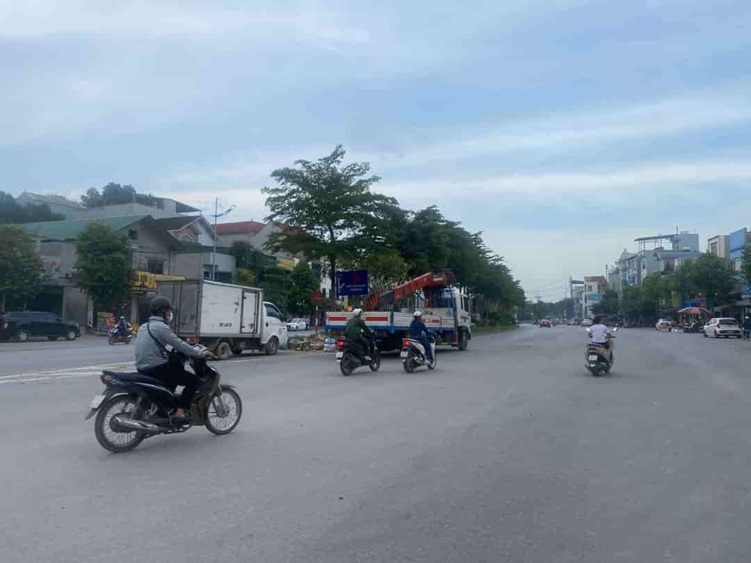 Đất đẹp, cần bán nhanh lô đất vị trí đắc địa tại thị trấn Chúc Sơn, Chương Mỹ, Hà Nội