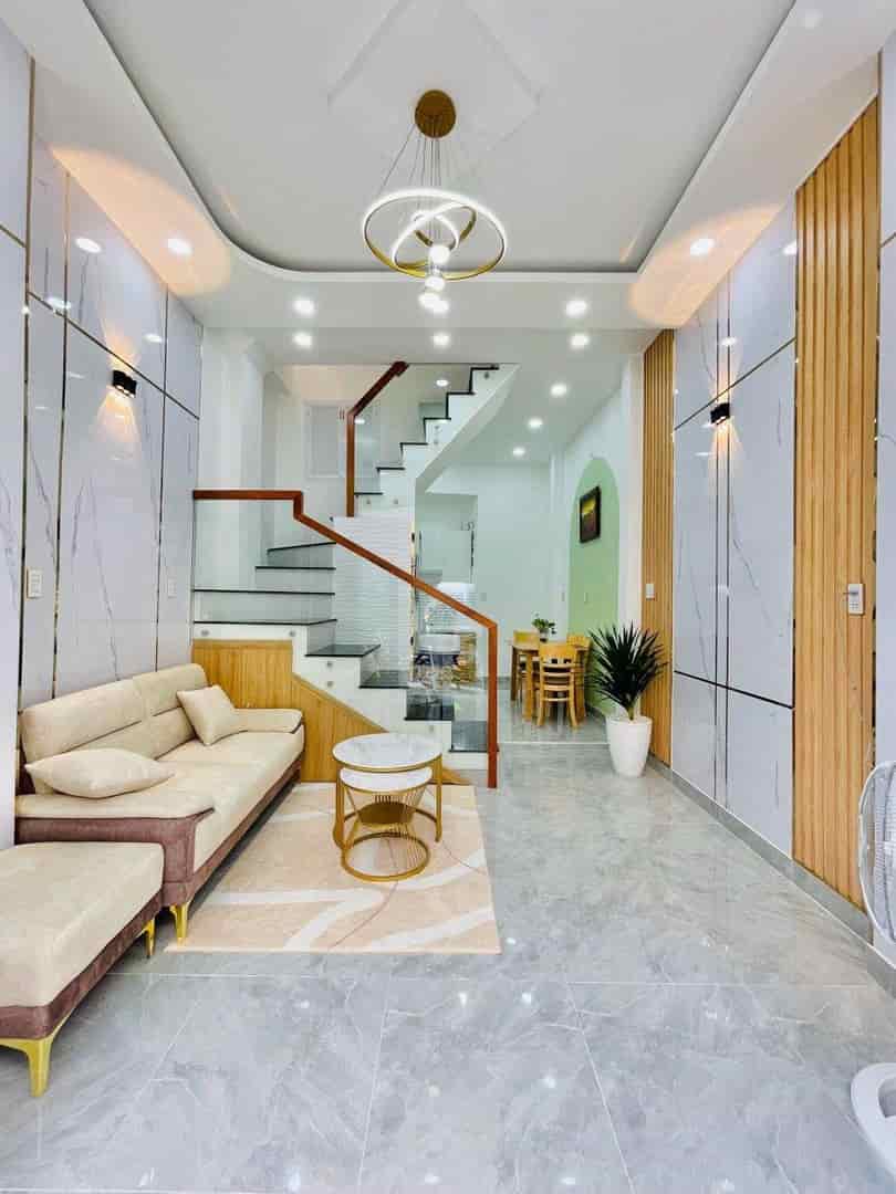 Nhà đẹp, giá tốt, chính chủ cần bán căn nhà vị trí tại đường Phan Xích Long, Bình Thạnh, HCM