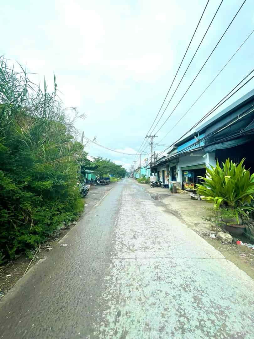 Chính chủ cần bán nhanh lô đất mặt tiền vị trí tại huyện Bình Chánh, TP HCM