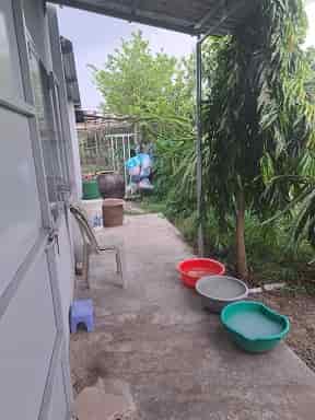 Mình cần bán 1 sào 9 trên đất có 1 phòng khách, 2 phòng ngủ, 1 wc tại tỉnh Bình Thuận