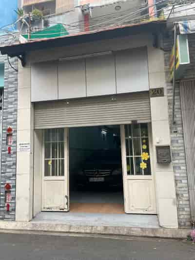 Chính chủ cần cho thuê nhà mặt tiền ngay trung tâm quận Phú Nhuận sầm uất.