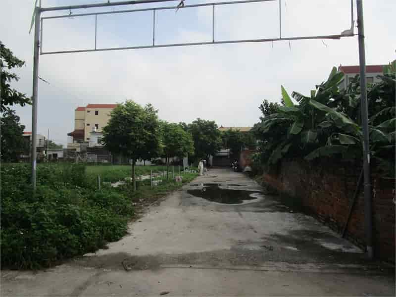 Lô đất 48m tại thôn Thái Phù, xã Mai Đình, Sóc Sơn, đường 5m, đối diện sân bóng.