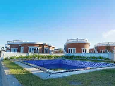 Giá siêu ngộp, chính chủ bán villa 600m2 sát biển, đất ở lâu dài