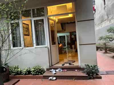 Cho thuê nhà trong ngõ Nguyễn Chính 4 tầng, 150m2, 3 ngủ, giá 15 triệu/tháng.