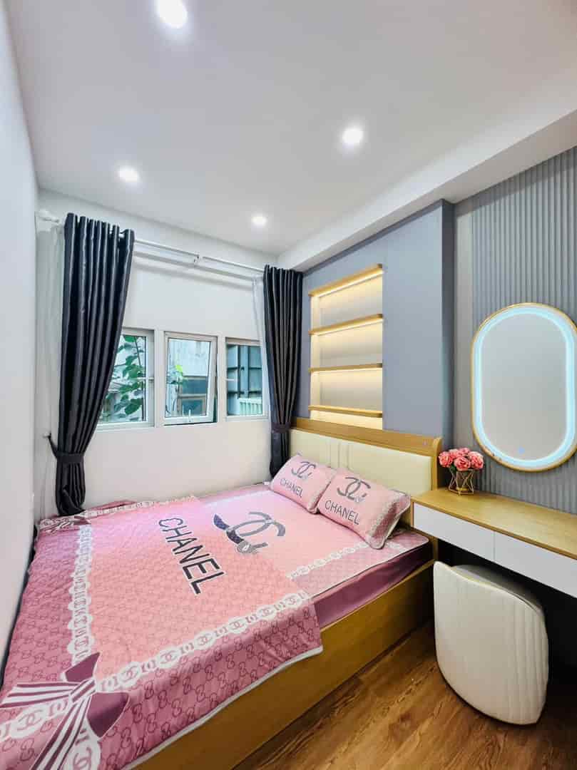 Cho thuê nhà nguyên căn trong Ngõ Khâm Thiên, Đống Đa 4 tầng, 2 ngủ, giá 16 triệu, full nội thất