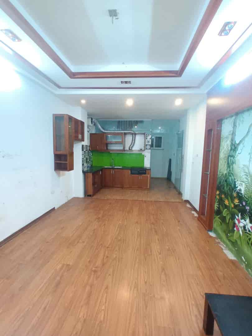 Cho thuê nhà nguyên căn mặt phố Kim Đồng, Hoàng Mai, 5 tầng, 45m2, 3 ngủ, giá 15tr KD, VP đỉnh