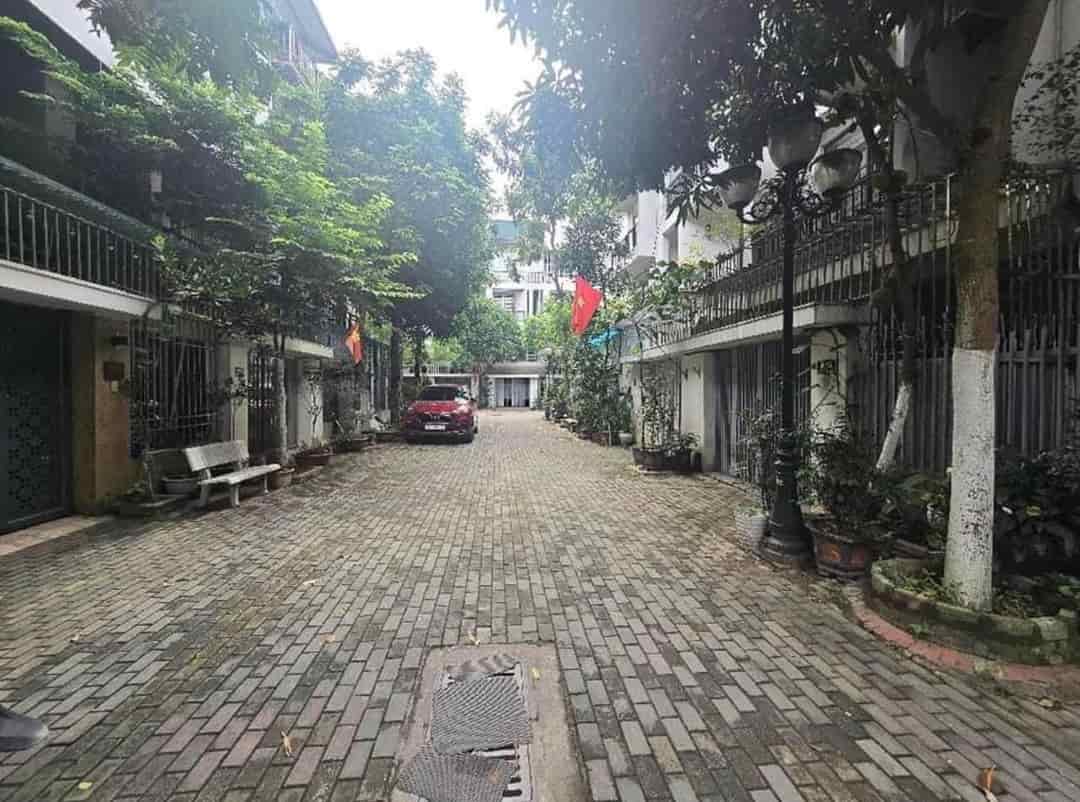 Cho thuê nhà liền kề khu đt Ao Sào, Thịnh Liệt, Hoàng Mai 4 tầng, 95m2, 3pn, giá 19 triệu