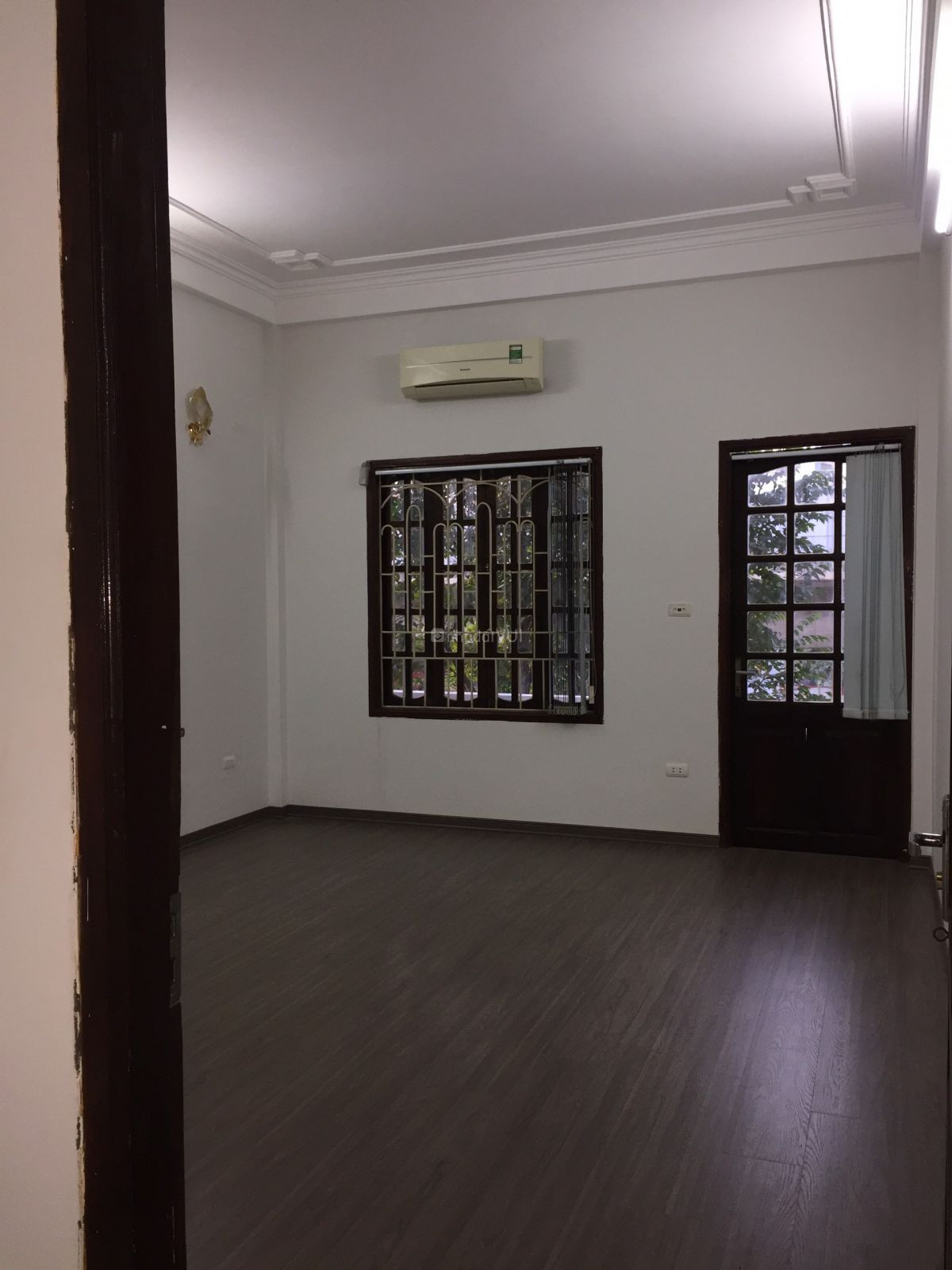 Cho thuê nhà mặt phố Quang Trung, Hà Đông 50m2, 4 tầng, 4 phòng rộng full nội thất ôtô kinh doanh sầm uất