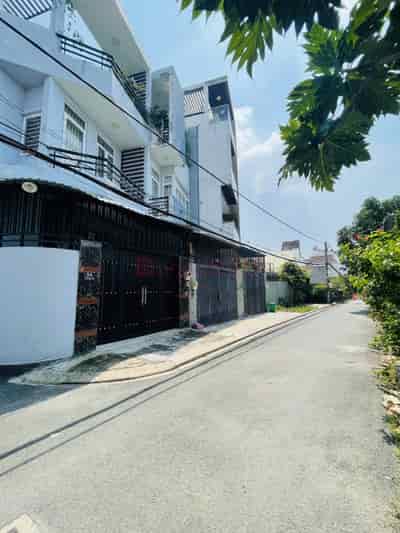 Chỉ 66tr/m2 bán đất tặng nhà vào ở ngay đường 5m P. Linh Đông gần Phạm Văn Đồng duy nhất 1 căn