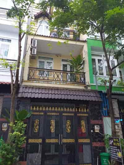 Cần bán gấp nhà, Nguyễn Văn Tăng Q9, hẻm ô tô 6m, 3 tầng lầu 65m2. Giá 4tỷ150.