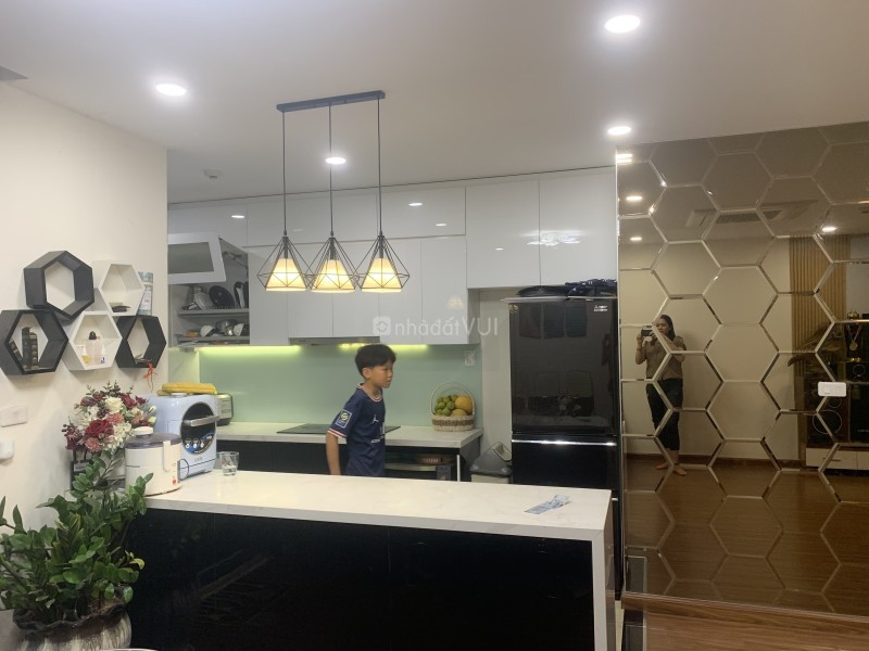 Gia đình cần bán căn hộ lô góc, chung cư Eco Dream, Nguyễn Xiển, 98m2, tầng 5, 3 PN, full nội thất, tiện ích vàng