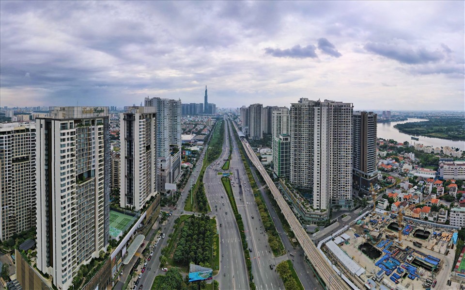 Một loạt các khu đô thị phát triển dọc tuyến Metro