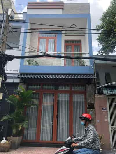 Cần bán gấp nhà, Nguyễn Xiển Q9, hẻm ô tô 5m, 2 tầng lầu 86m2, giá 3tỷ950.