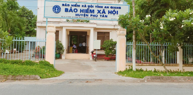 Huyện Phú Tân