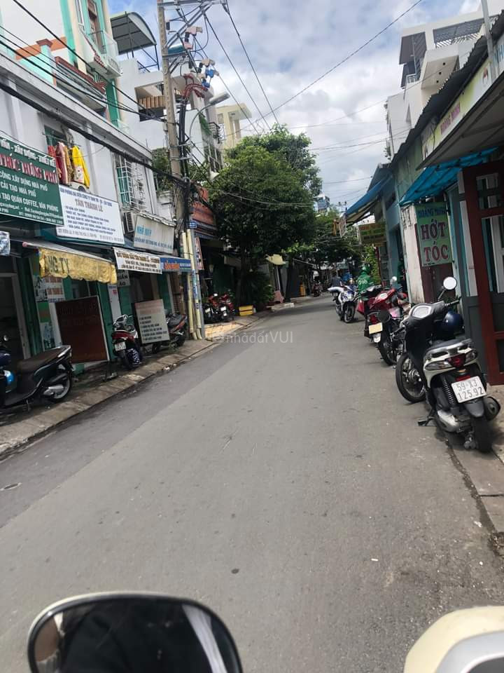 Cần bán gấp đất thổ cư đường Lê Văn Việt Q9, hẻm 6m, 80m2 giá 3tỷ7.