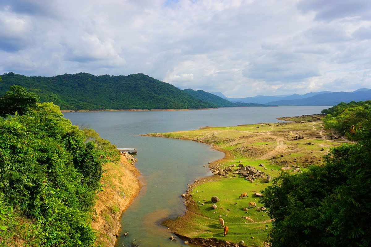 Đất ven sông, hồ tăng giá “phi mã” do nhiều người "săn lùng"